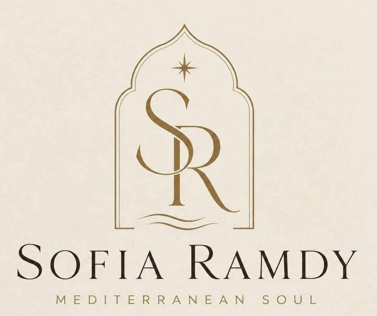 Sofia Ramdy — Mediterranean Soul. Monograma SR dorado bajo un arco sobre fondo marfil.